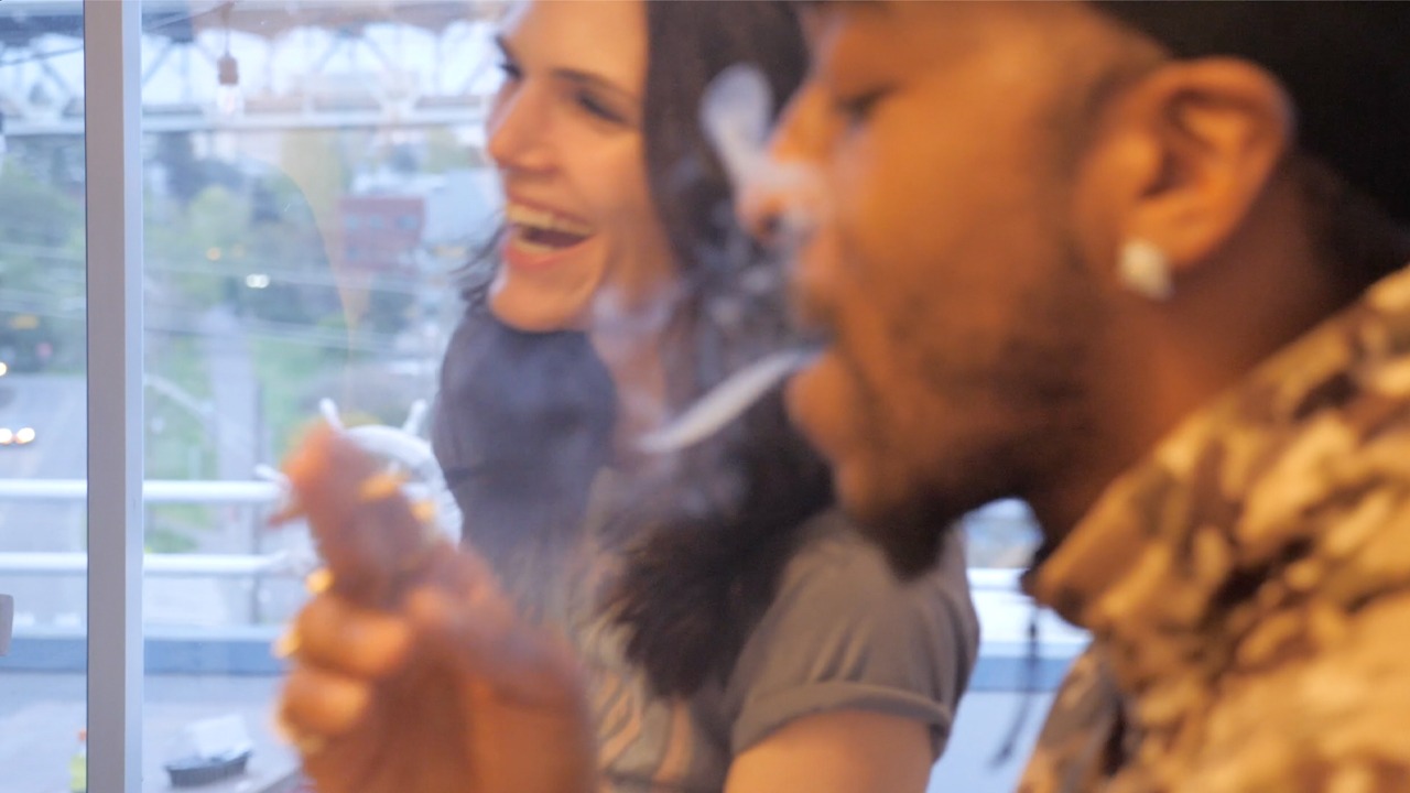 Bud Love Makes Bud Better! Designed to be combined with your favorite strains and enjoyed together like the mixer in a cocktail only for flower. In blind studies 8 out of 10 preferred flower with Bud Love. Try some Premium Herbal+ Mixer today and become a Bud Lover!